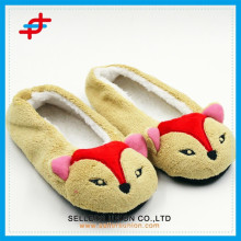 Stocks Lovely Animal Head Winter Warm Girls Zapatos suaves con zapatillas